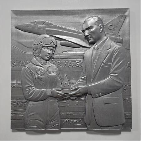 Atatürk & Sabiha Gökçen Temalı 3D Taş Tablo, Üç Boyutlu Duvar Dekor, Askılı Model (55403)